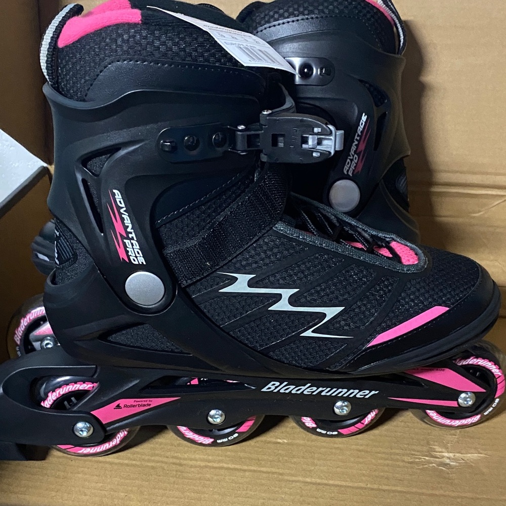Women's Bladerunner Advantage Pro Inline Skates AND PADS!